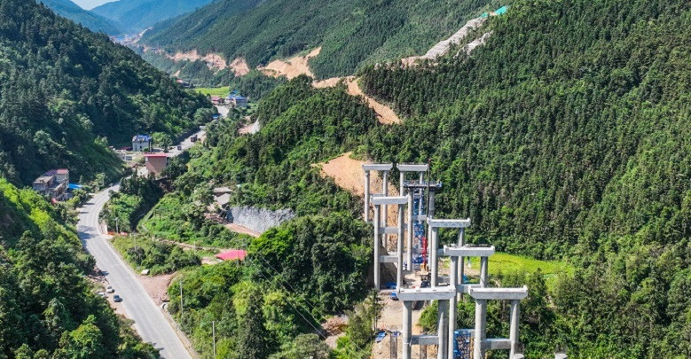 抢工期 保建设