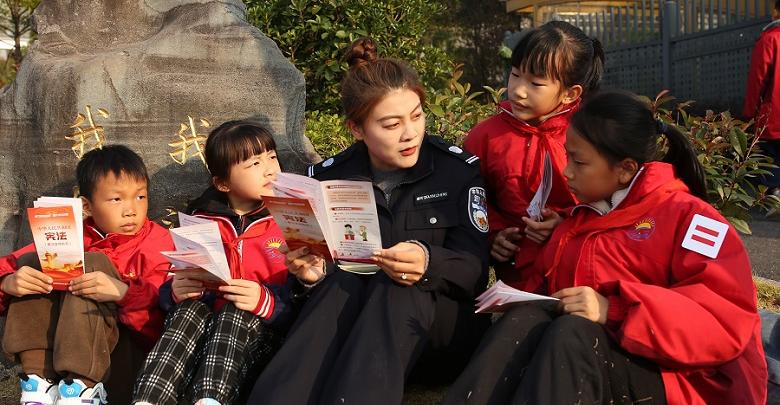 迎接国家宪法日 开展普法宣传