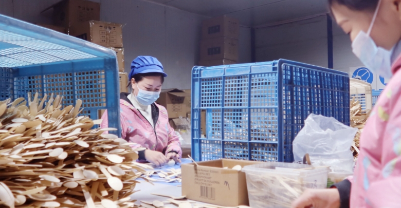 竹制品加工助增收