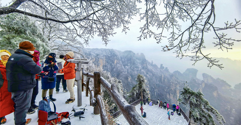 雪景如画醉游人