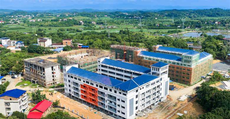 建学校 惠民生