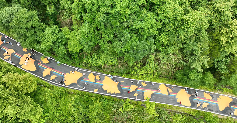 彩途逐风跑 活力燃崀山