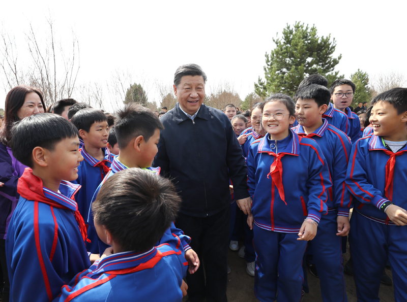 习近平参加首都义务植树活动