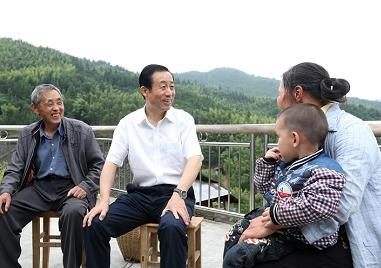 许达哲深入怀化市通道侗族自治县专题调研脱贫攻坚