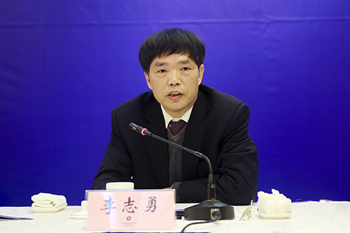 省林业局副巡视员李志勇回答记者提问