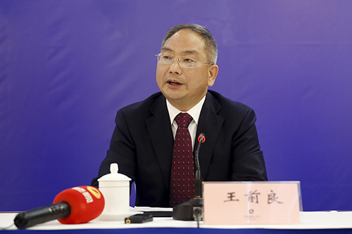 省纪委常委,省监委委员王前良回答记者提问