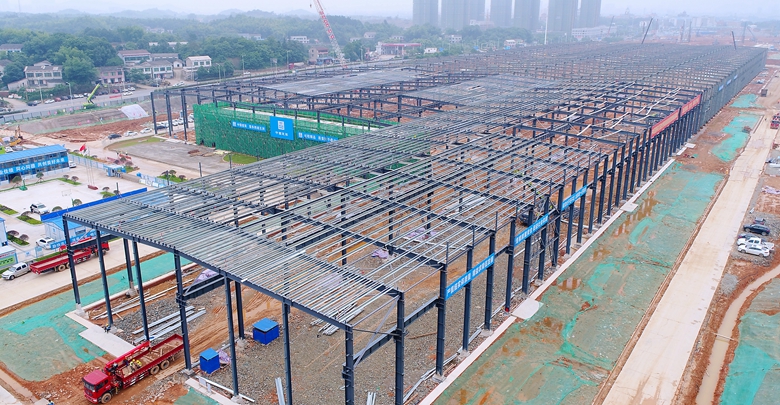 中联智慧产业城首栋建筑钢构主体完工