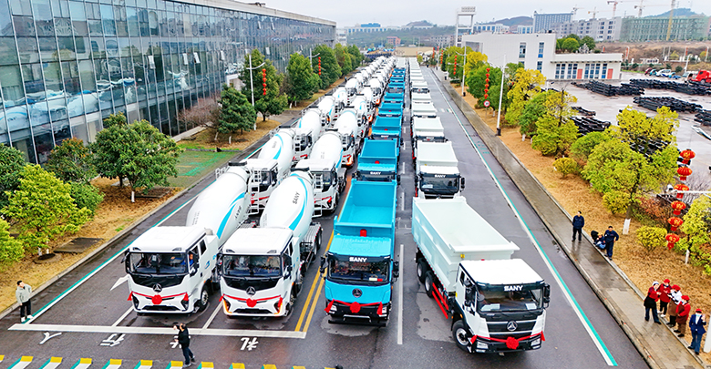 三一专汽“亿元车队”发车