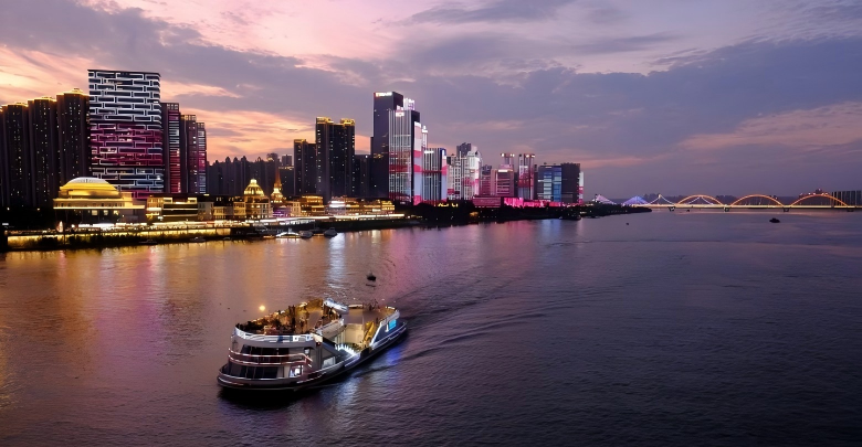 夜游湘江
