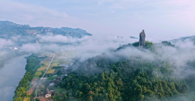 晨韵满崀山