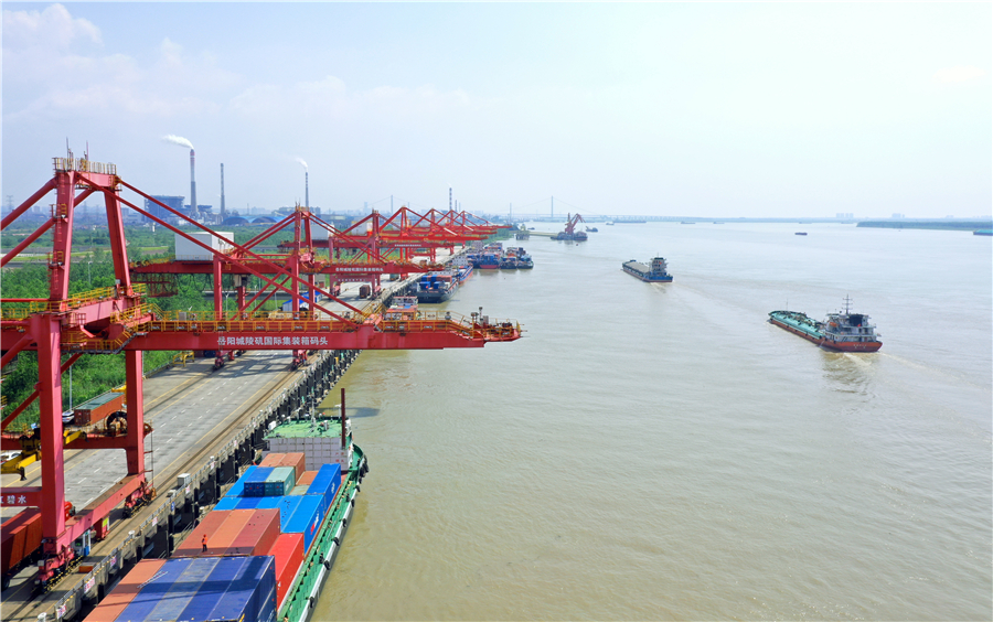 大道向前跃上新高地丨岳阳城陵矶港通江达海大港口