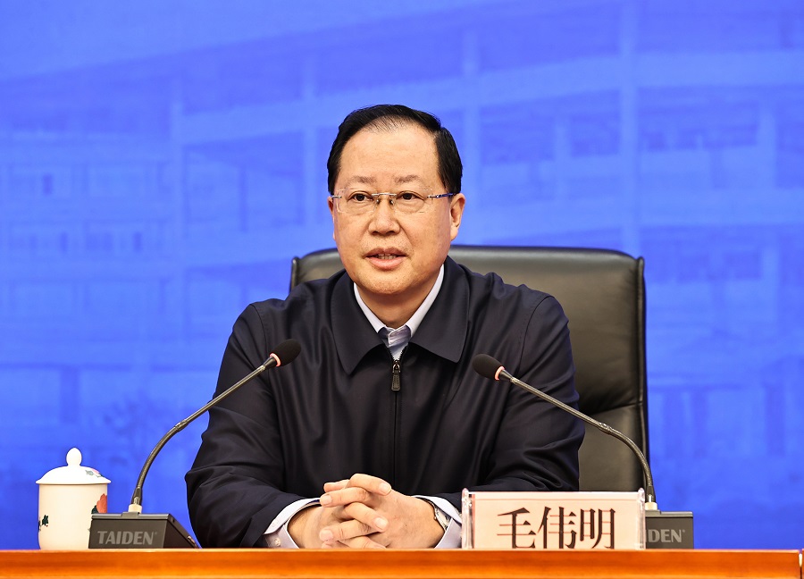 毛伟明始终把安全生产抓在手上挂在心上坚决杜绝重特大事故发生