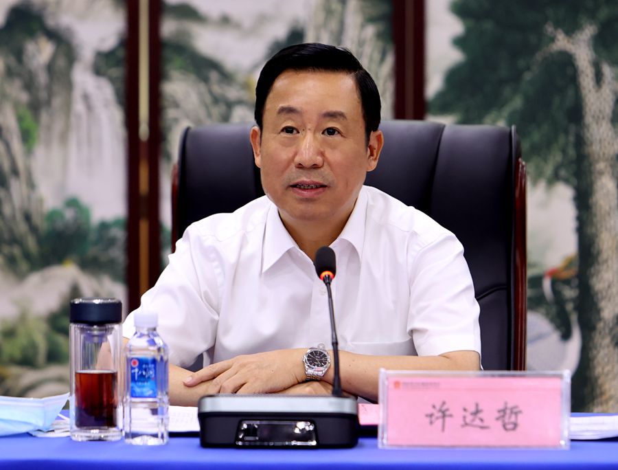 省委新冠肺炎疫情防控工作领导小组第一组长许达哲,省委副书记,省长