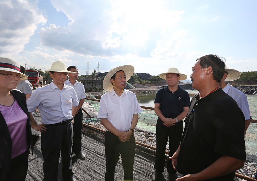 许达哲赴花垣督办中央交办突出生态环境问题整改工作