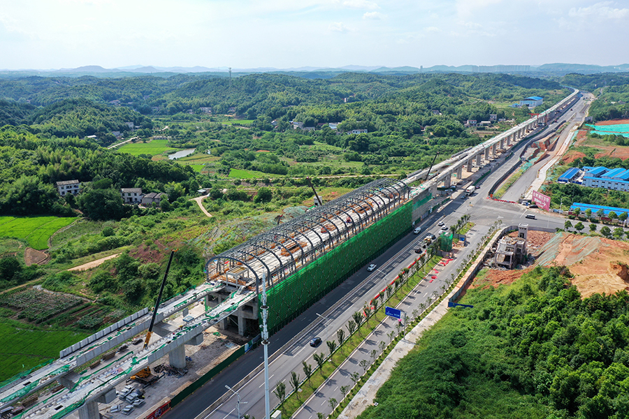 长株潭城轨西环线一期湘潭段高架桥全线贯通