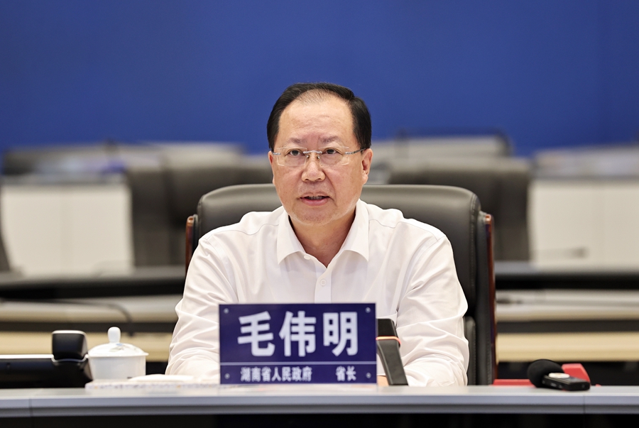 毛伟明狠抓思想责任工作措施落实始终绷紧防大汛抗大灾这根弦